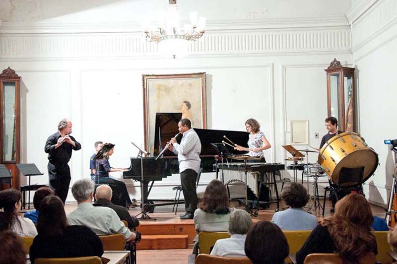 em-ufrj-murillo-santos-80-anos-execucao-de-divertimento-para-conjunto-de-camara_GXZ2dt