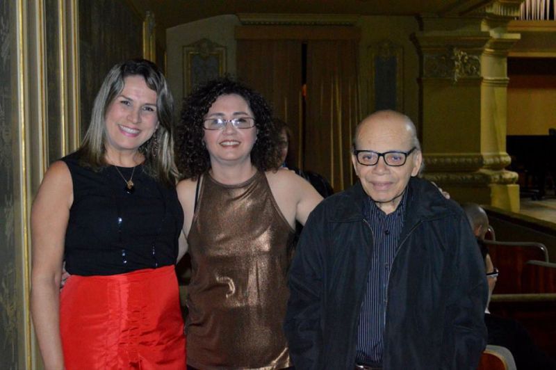 murilo-santos-com-patricia-bretas-e-josiane-kevorkian-na-na-escola-de-musica-da-ufrj-min_3wj829