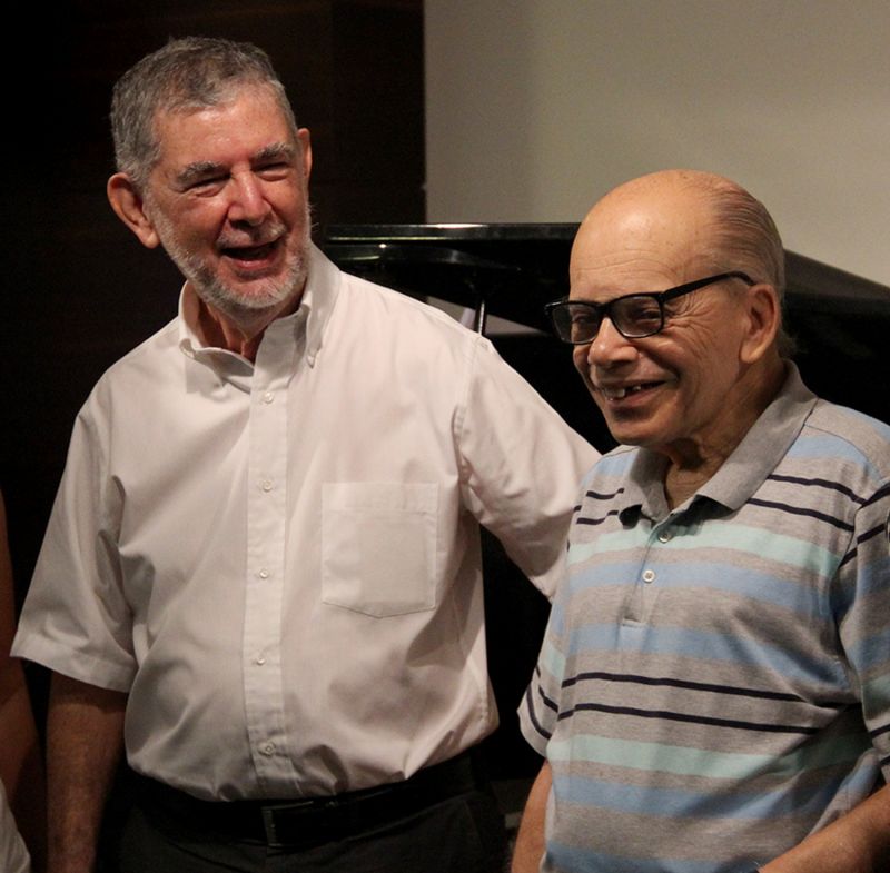 murilo-santos-e-o-compositor-ricardo-tacuchian-na-abm-em-2016-min_VFpzEb